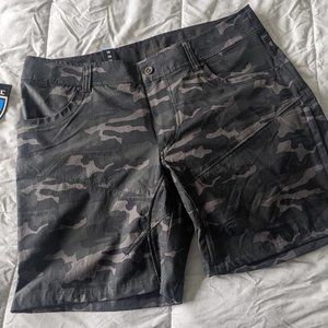 Men's Kuhl Grey Camo Kargo Shorts - Size 38  NWT